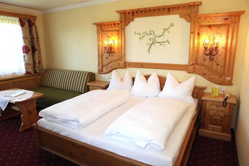 Hotel Sperlhof วินดิชการ์สเทิน ภายนอก รูปภาพ