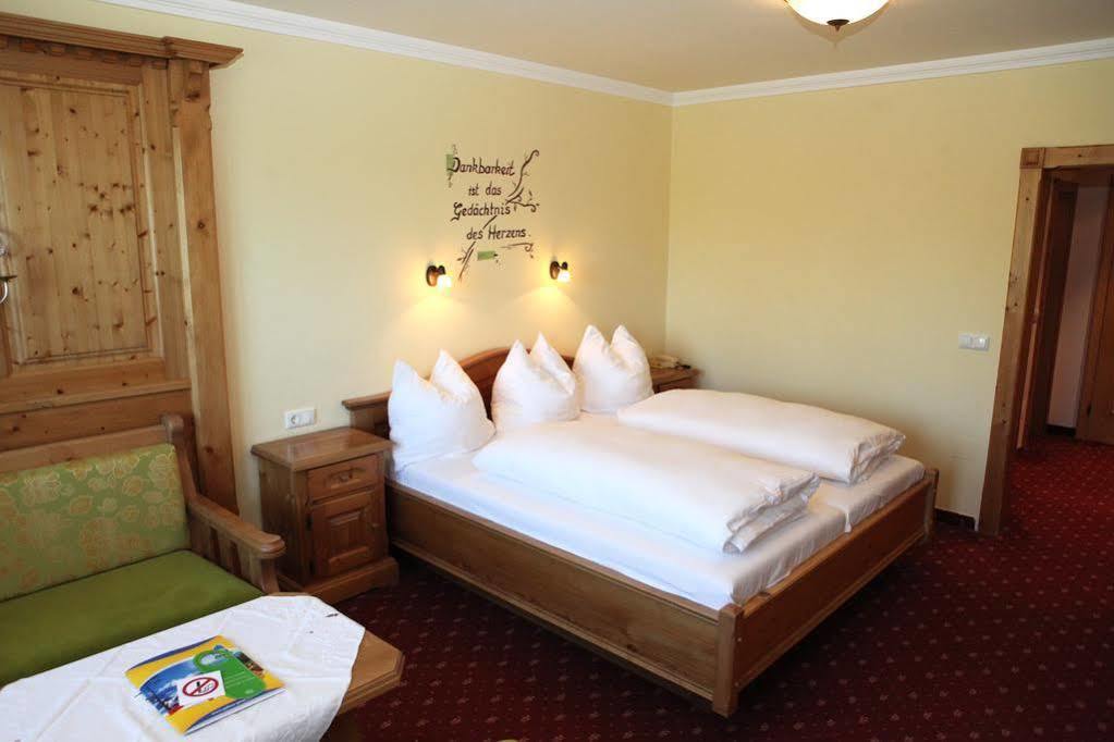 Hotel Sperlhof วินดิชการ์สเทิน ภายนอก รูปภาพ